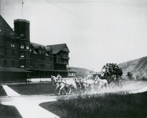 A Tally-Ho stagecoach loaded with Yellowstone visitors in 1904.