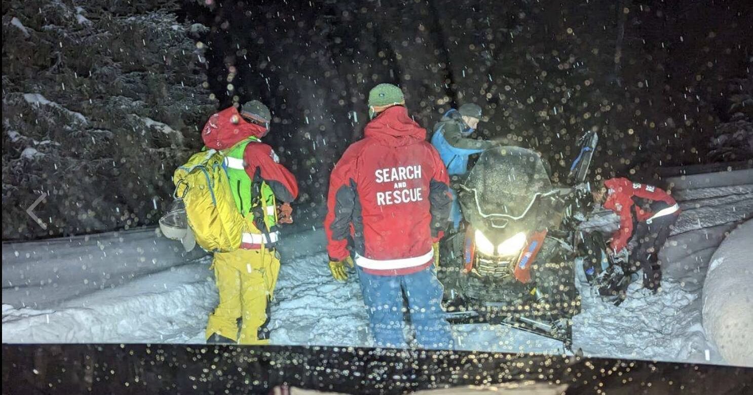 Sar Rescues Skier Snowmobiler Over April 1 Weekend Explore Big Sky 